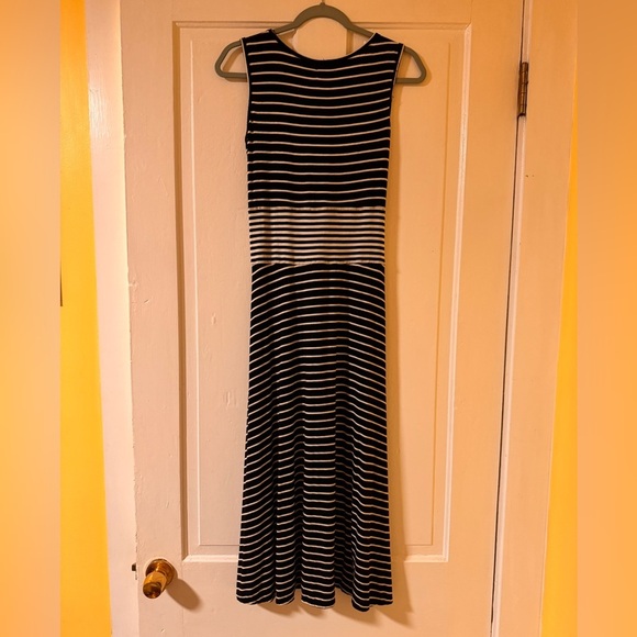 Max Studio Black White Striped Front Tie Maxi Dress: Medium - Picture 3 of 9